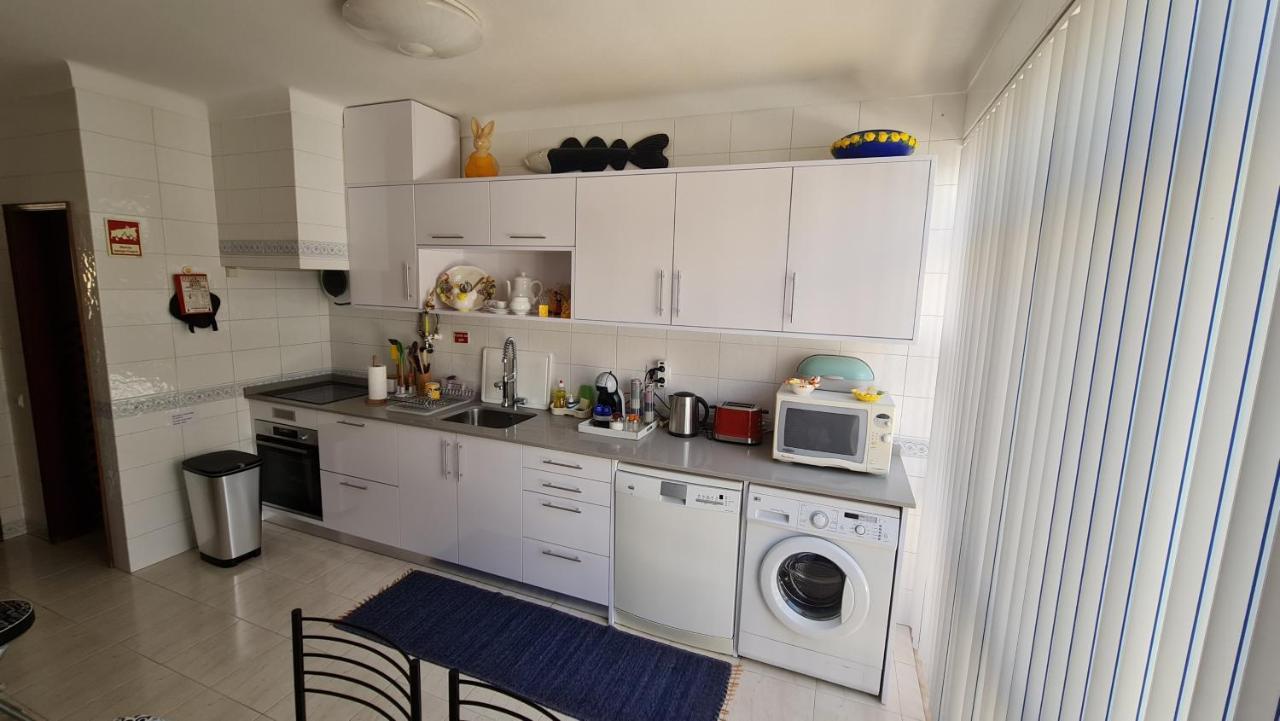 Apartmento Praia Da Dona Ana Лагуш Екстер'єр фото