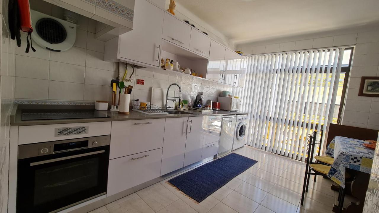 Apartmento Praia Da Dona Ana Лагуш Екстер'єр фото