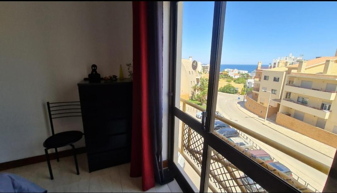 Apartmento Praia Da Dona Ana Лагуш Екстер'єр фото