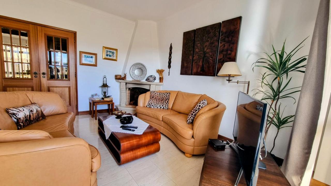 Apartmento Praia Da Dona Ana Лагуш Екстер'єр фото