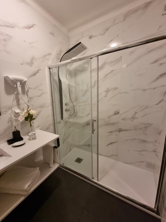 Apartmento Praia Da Dona Ana Лагуш Екстер'єр фото