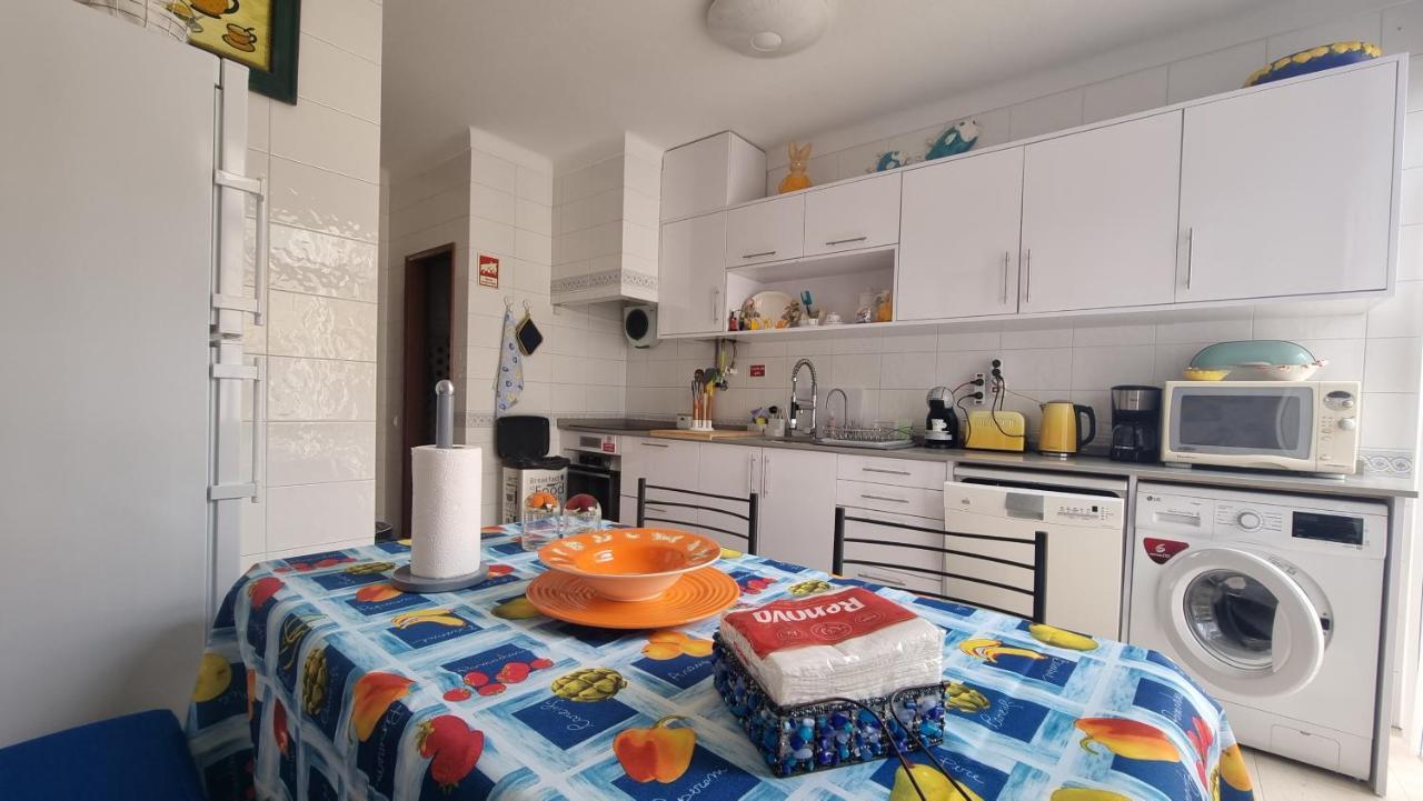 Apartmento Praia Da Dona Ana Лагуш Екстер'єр фото