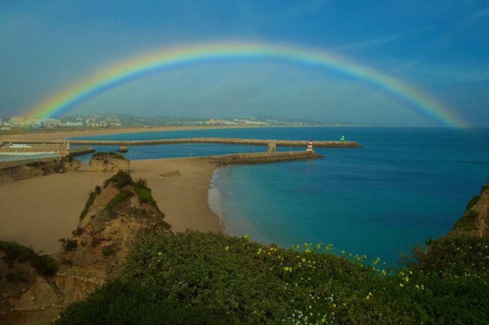 Apartmento Praia Da Dona Ana Лагуш Екстер'єр фото