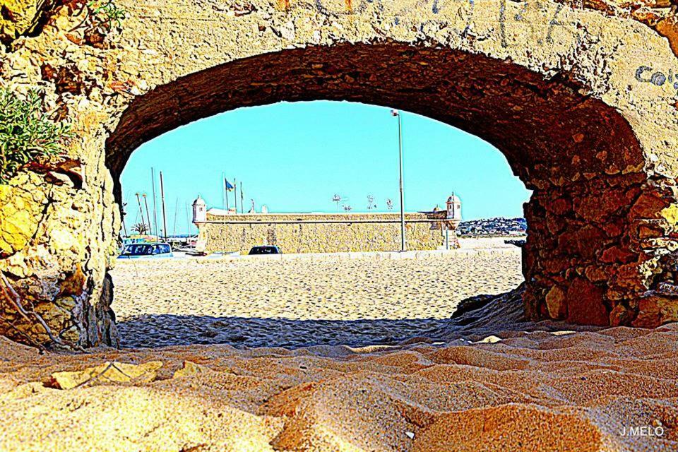 Apartmento Praia Da Dona Ana Лагуш Екстер'єр фото